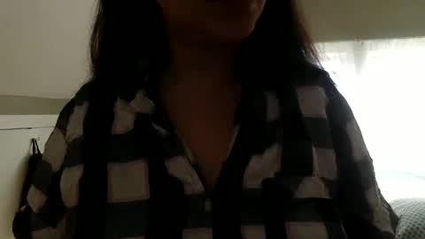 Snapshot of littlelily9999 chatting on February 19, 6:54 pm littlelily9999 online show from February 19, 6:54 pm