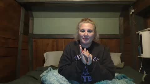 Snapshot of littlelisa1 chatting on January 24, 5:10 am lisanixs online show from January 24, 5:10 am
