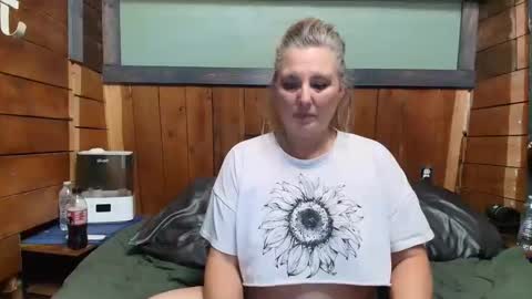 lisanixs online show from May 16, 2:30 am