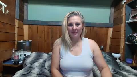 lisanixs online show from May 29, 3:59 am
