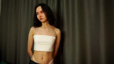 Molly online show from October 6, 1:41 pm