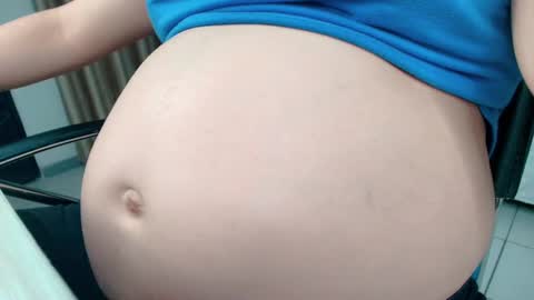 Snapshot of littlemolly_pregnant chatting on February 12, 12:58 am Sarahs Room online show from February 12, 12:58 am