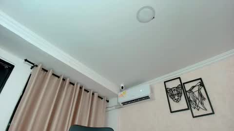 Snapshot of littlemolly_pregnant chatting on October 14, 9:48 pm Sarahs Room online show from October 14, 9:48 pm