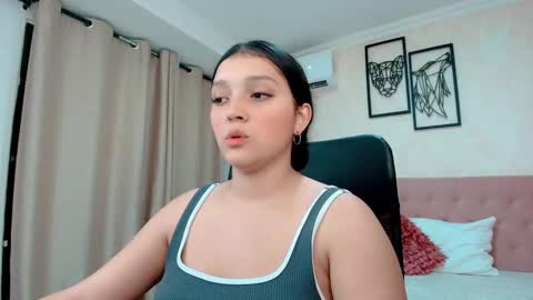 Snapshot of littlemolly_pregnant chatting on December 3, 9:24 pm Sarahs Room online show from December 3, 9:24 pm