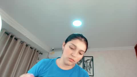 Snapshot of littlemolly_pregnant chatting on March 2, 12:35 am Sarahs Room online show from March 2, 12:35 am