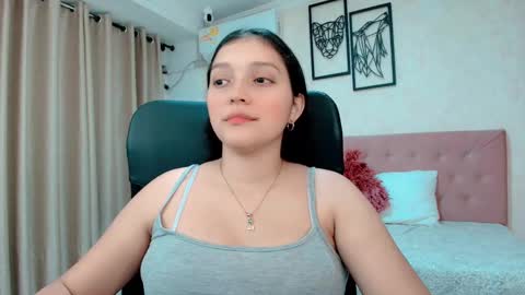 Snapshot of littlemolly_pregnant chatting on March 4, 12:49 am Sarahs Room online show from March 4, 12:49 am