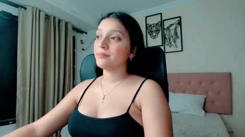 Snapshot of littlemolly_pregnant chatting on March 27, 12:16 am Sarahs Room online show from March 27, 12:16 am