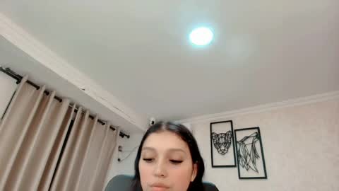 Snapshot of littlemolly_pregnant chatting on March 30, 11:28 pm Sarahs Room online show from March 30, 11:28 pm