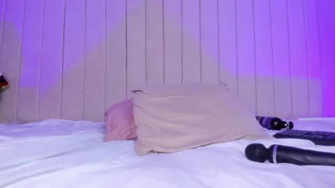 im olivia IG littleolivia01 online show from December 28, 5:57 pm