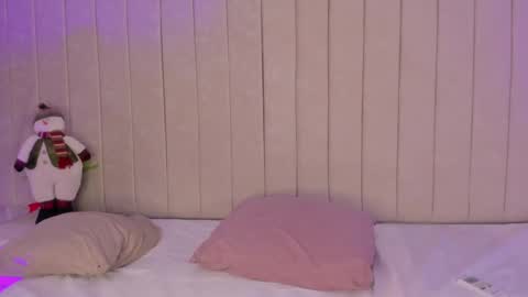 im olivia IG littleolivia01 online show from December 31, 7:51 pm