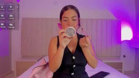 im olivia IG littleolivia01 online show from January 16, 1:26 pm