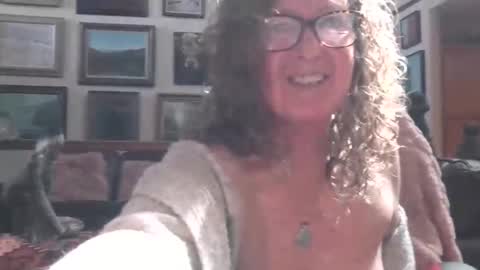 Miss D   Shows Mon Wed  Fri online show from February 23, 6:49 pm