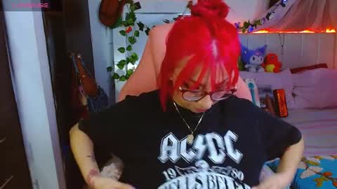 Snapshot of littlerouse_ chatting on April 1, 8:26 am Ruby Rouse online show from April 1, 8:26 am