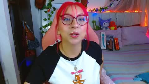 Snapshot of littlerouse_ chatting on April 2, 9:29 am Ruby Rouse online show from April 2, 9:29 am