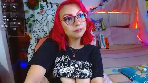 Snapshot of littlerouse_ chatting on April 22, 10:06 am Ruby Rouse online show from April 22, 10:06 am