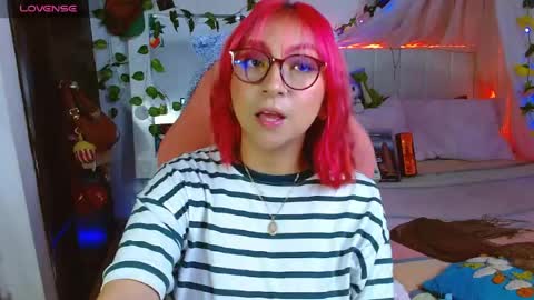 Snapshot of littlerouse_ chatting on April 29, 8:51 am Ruby Rouse online show from April 29, 8:51 am