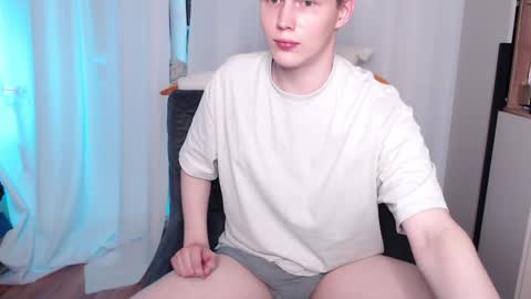 Snapshot of littlesadcabbage chatting on December 9, 10:41 pm Sonnenschein online show from December 9, 10:41 pm