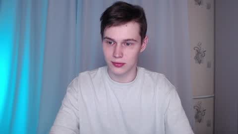 Snapshot of littlesadcabbage chatting on December 28, 7:54 pm Sonnenschein online show from December 28, 7:54 pm