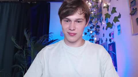 Snapshot of littlesadcabbage chatting on September 8, 7:35 pm Sonnenschein online show from September 8, 7:35 pm