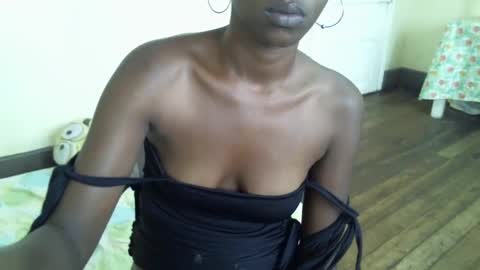 littlesandie online show from December 11, 9:41 am