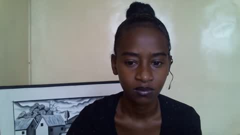 littlesandie online show from December 13, 6:42 am