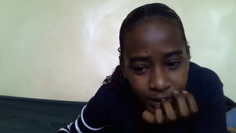 littlesandie online show from October 6, 5:38 am