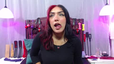 Snapshot of littlesophie_dbs chatting on March 18, 9:51 pm littlesophie_dbs online show from March 18, 9:51 pm