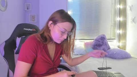 Snapshot of littletammy4u chatting on April 1, 11:22 am Tammy online show from April 1, 11:22 am