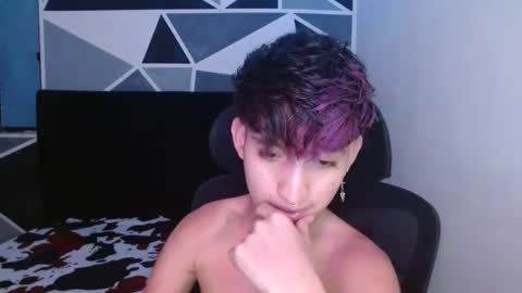 Snapshot of littlextrem chatting on December 20, 5:04 am Eros online show from December 20, 5:04 am