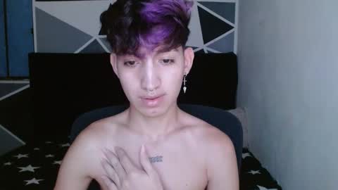Snapshot of littlextrem chatting on January 2, 3:37 am Eros online show from January 2, 3:37 am