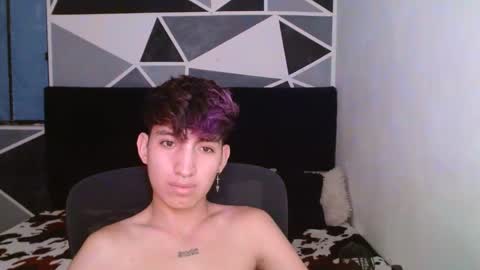 Snapshot of littlextrem chatting on January 8, 9:21 am Eros online show from January 8, 9:21 am
