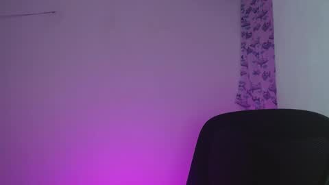 Snapshot of littlextrem chatting on January 24, 5:53 am Eros online show from January 24, 5:53 am