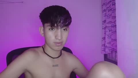 Snapshot of littlextrem chatting on February 8, 2:36 am Eros online show from February 8, 2:36 am