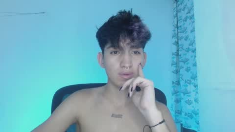 Snapshot of littlextrem chatting on February 25, 2:36 am Eros online show from February 25, 2:36 am