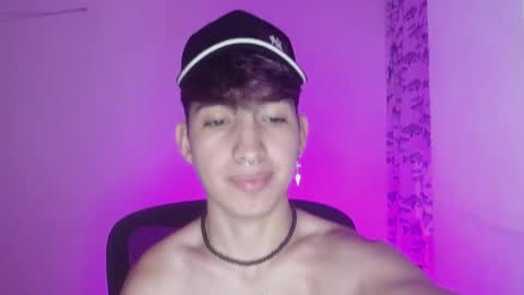 Snapshot of littlextrem chatting on February 26, 3:53 am Eros online show from February 26, 3:53 am