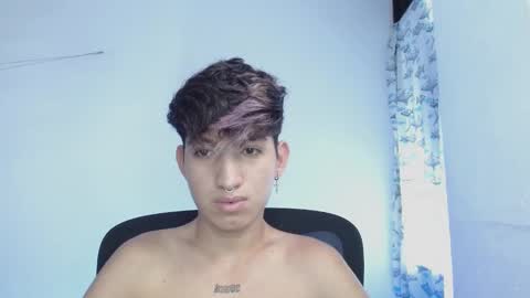 Snapshot of littlextrem chatting on March 2, 12:54 pm Eros online show from March 2, 12:54 pm