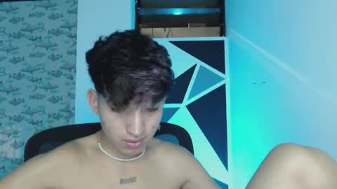Snapshot of littlextrem chatting on March 5, 7:05 am Eros online show from March 5, 7:05 am