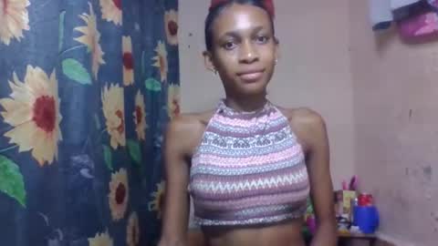 Snapshot of littleyanah chatting on April 4, 5:49 am yanah online show from April 4, 5:49 am