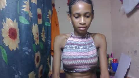 Snapshot of littleyanah chatting on April 6, 4:46 am yanah online show from April 6, 4:46 am