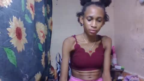 Snapshot of littleyanah chatting on April 7, 5:35 pm yanah online show from April 7, 5:35 pm