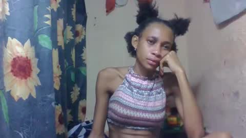 Snapshot of littleyanah chatting on April 8, 7:14 pm yanah online show from April 8, 7:14 pm