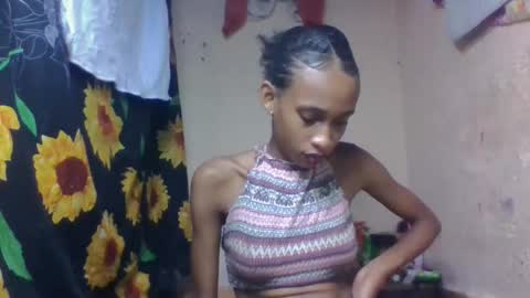 Snapshot of littleyanah chatting on April 9, 6:24 pm yanah online show from April 9, 6:24 pm