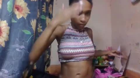 Snapshot of littleyanah chatting on April 13, 5:40 pm yanah online show from April 13, 5:40 pm