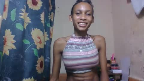 Snapshot of littleyanah chatting on April 14, 5:52 pm yanah online show from April 14, 5:52 pm