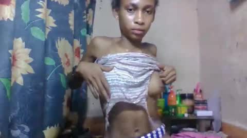 Snapshot of littleyanah chatting on April 15, 5:58 am yanah online show from April 15, 5:58 am