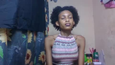Snapshot of littleyanah chatting on April 15, 6:15 pm yanah online show from April 15, 6:15 pm