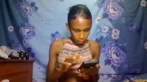 Snapshot of littleyanah chatting on June 1, 6:53 pm yanah online show from June 1, 6:53 pm