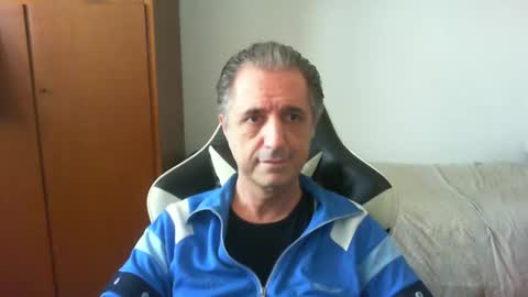 Snapshot of liuk53 chatting on May 2, 12:10 pm liuk53 online show from May 2, 12:10 pm