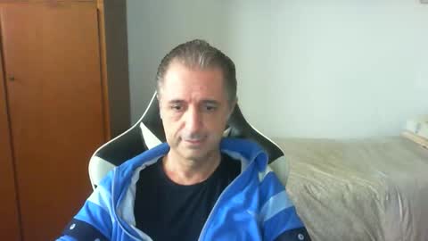 Snapshot of liuk53 chatting on May 5, 12:24 pm liuk53 online show from May 5, 12:24 pm