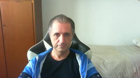 Snapshot of liuk53 chatting on May 6, 1:05 pm liuk53 online show from May 6, 1:05 pm